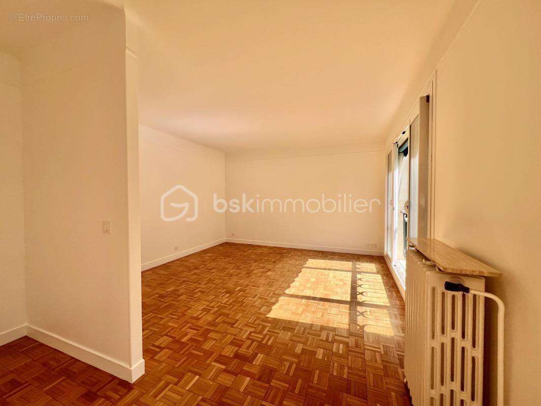 Appartement à VILLE-D'AVRAY