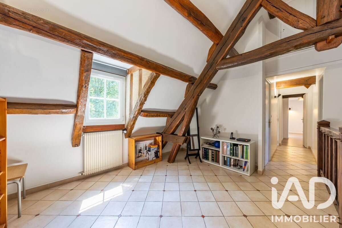 Maison 170 m² à Chailly-En-Biere  - photo 8
