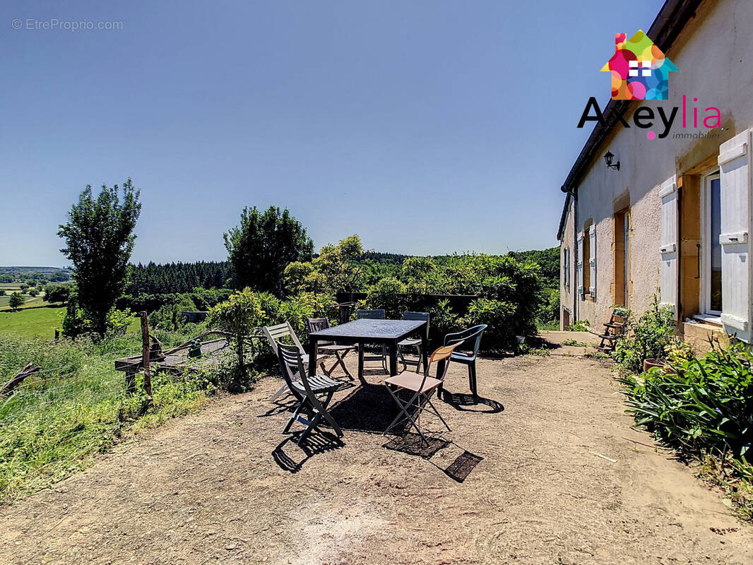 Maison à RIGNY-SUR-ARROUX
