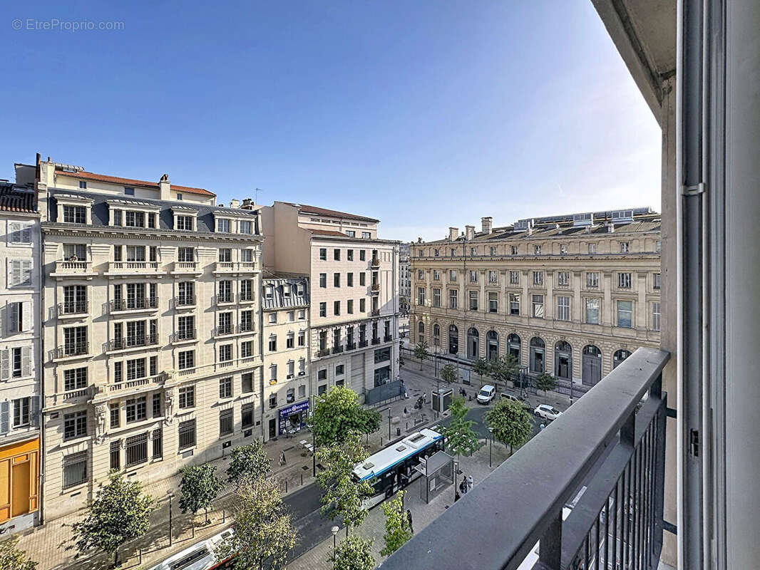 Appartement à MARSEILLE-1E