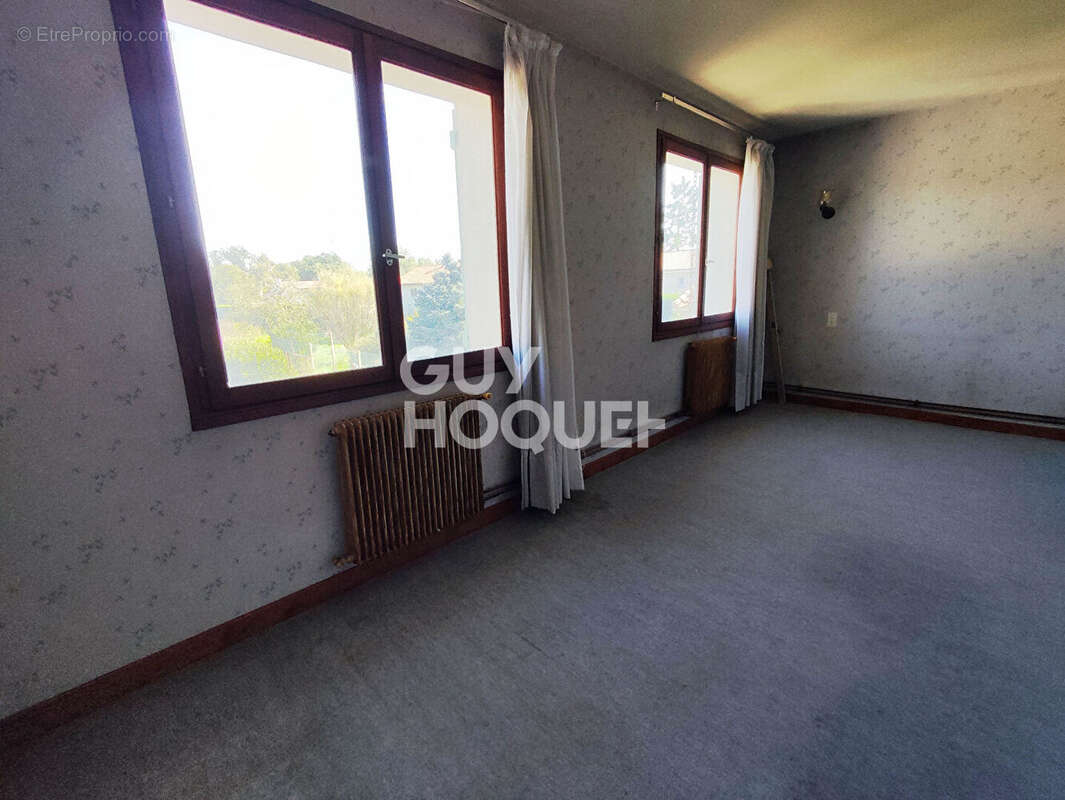 Maison à MORNAND-EN-FOREZ