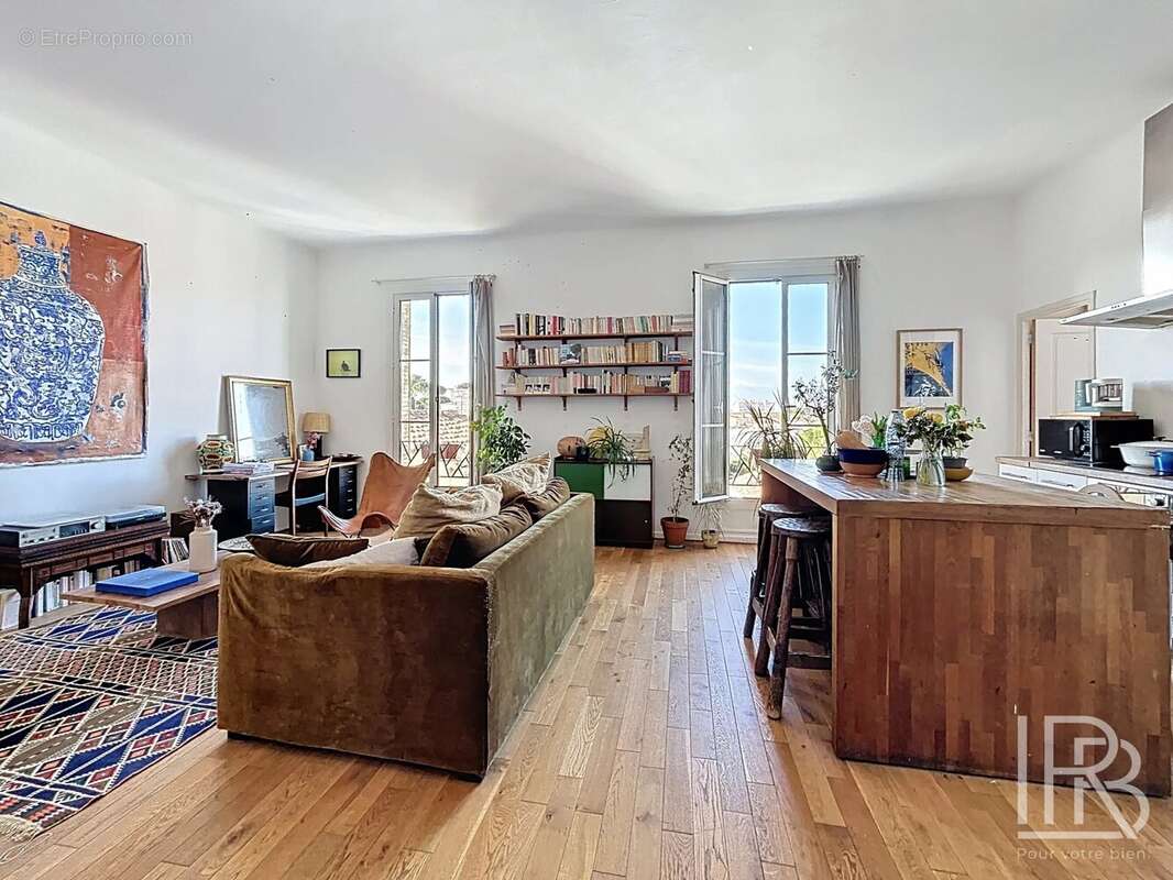 Appartement à MARSEILLE-7E