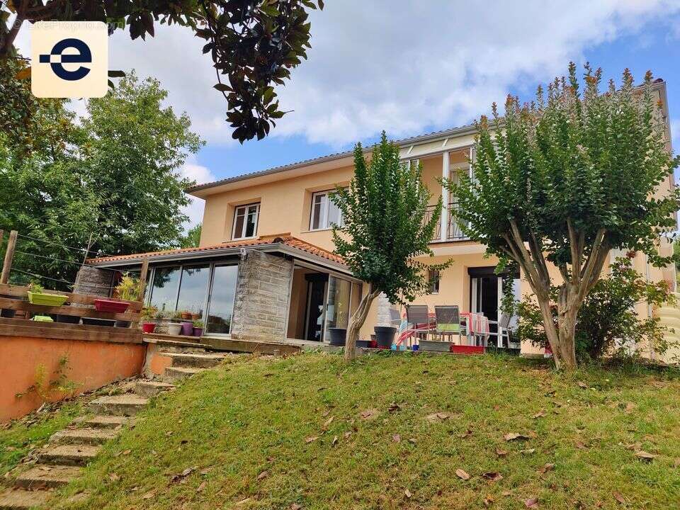 Maison à SERRES-MORLAAS