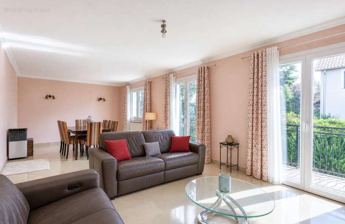 Maison 330 m² à Mions  - photo 5