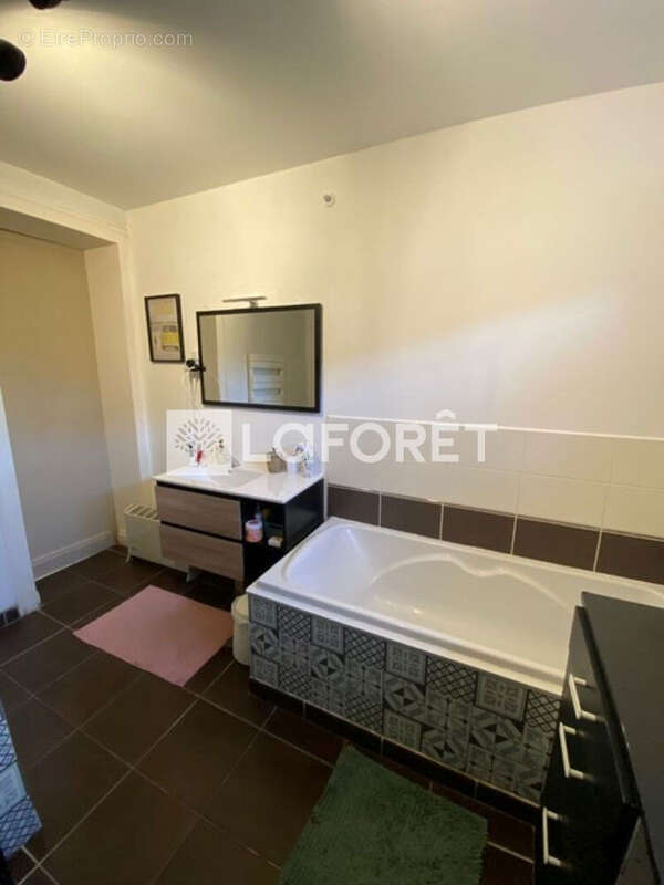 Roubaix, secteur avenue motte ? appartement bourgeois t3 de 87 m² en rez-de-jardin avec garage - photo 8