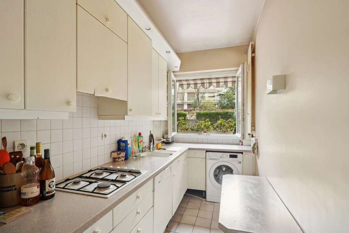 Appartement à NEUILLY-SUR-SEINE