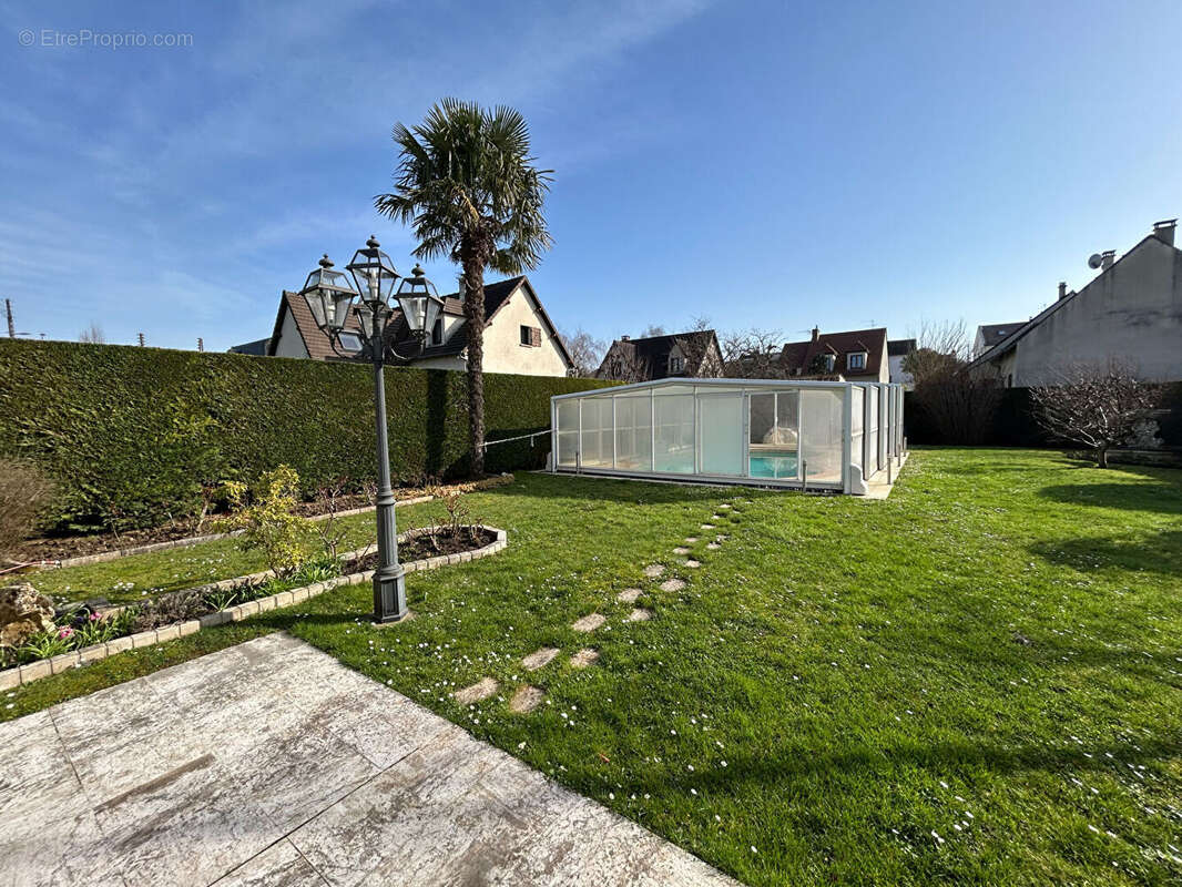 Maison à L'HAY-LES-ROSES