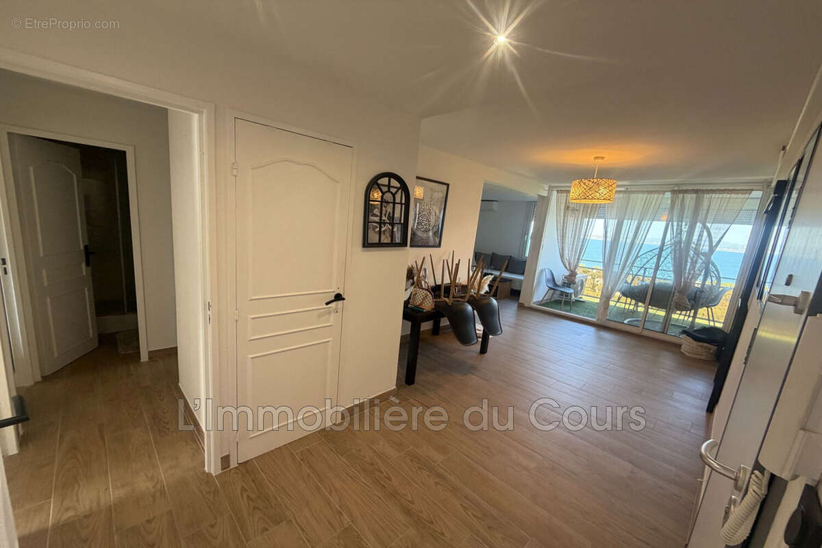 Appartement 75 m² à Martigues  - photo 2