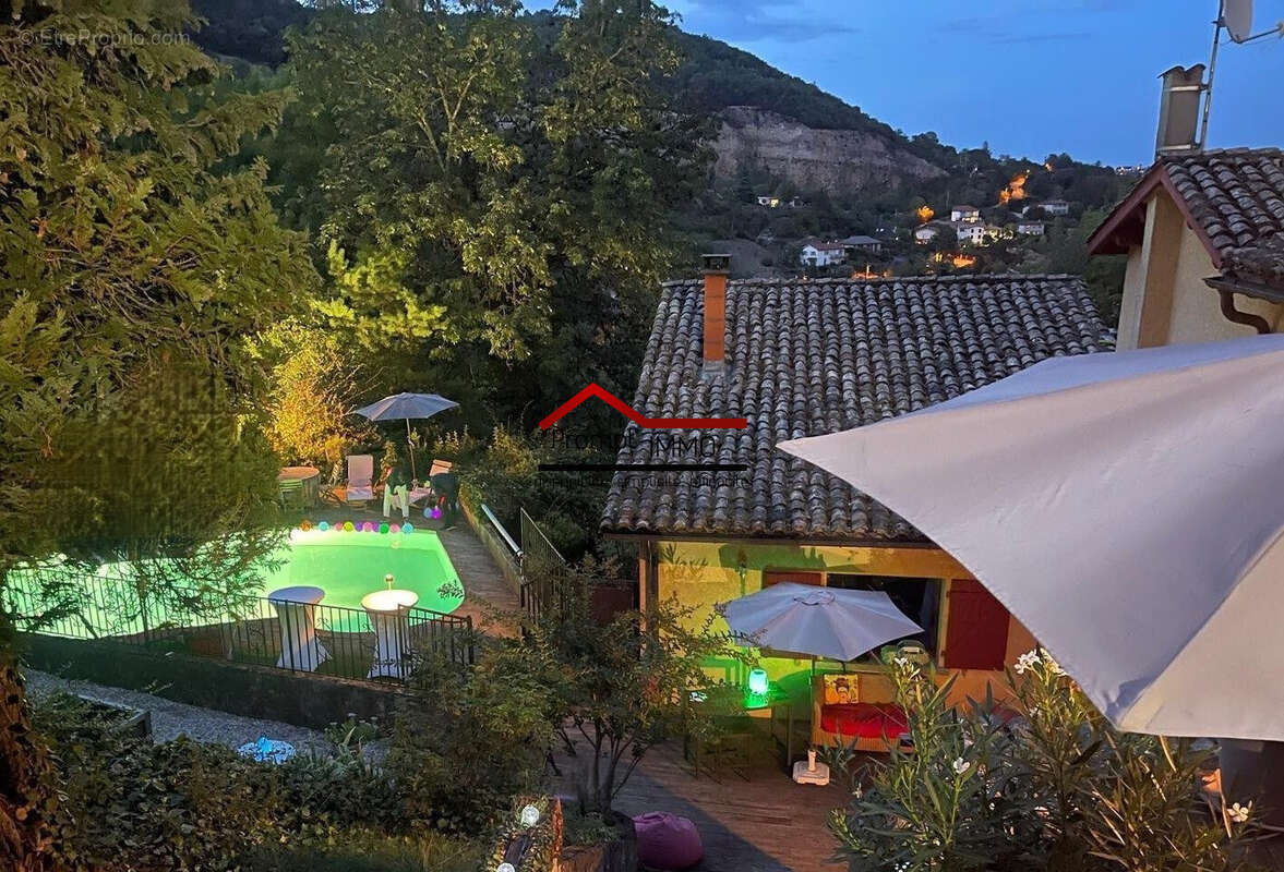 Maison à COUZON-AU-MONT-D'OR