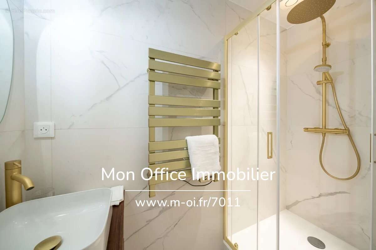 Référence : 7011-NFI - T3 rénové, bel immeuble, vue dégagée - photo 8