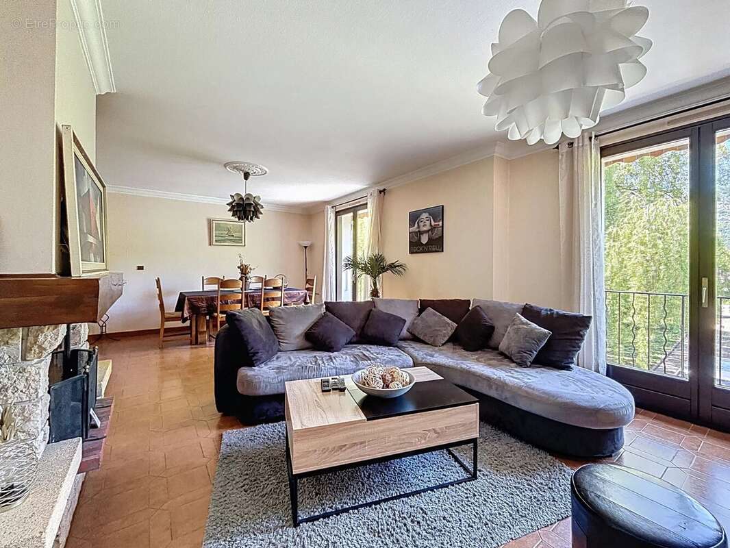 Maison à SAINT-JUST-DE-CLAIX