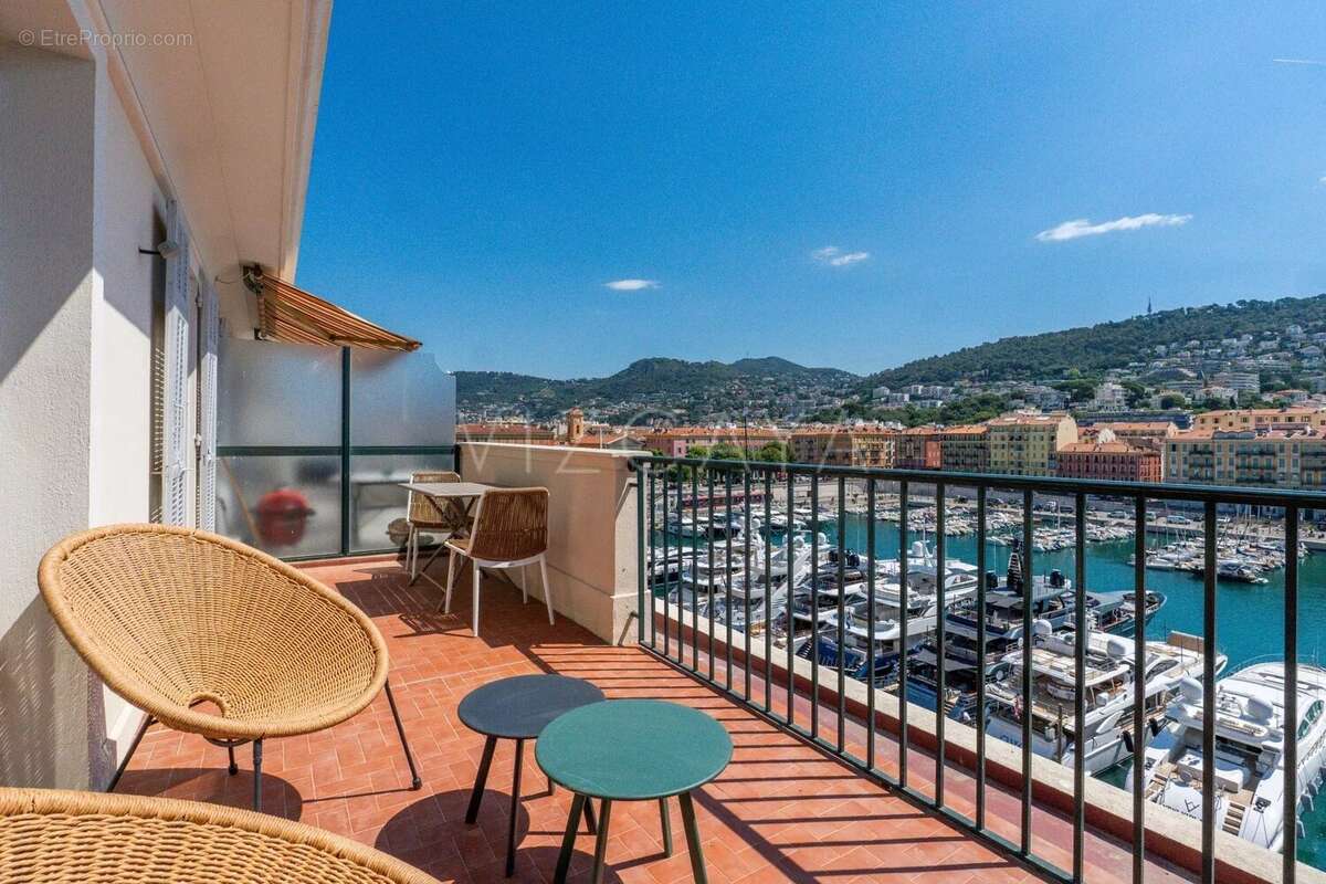 Port de Nice- Dernier étage - Vente 3 pièces - Terrasses - Vue mer - photo 5