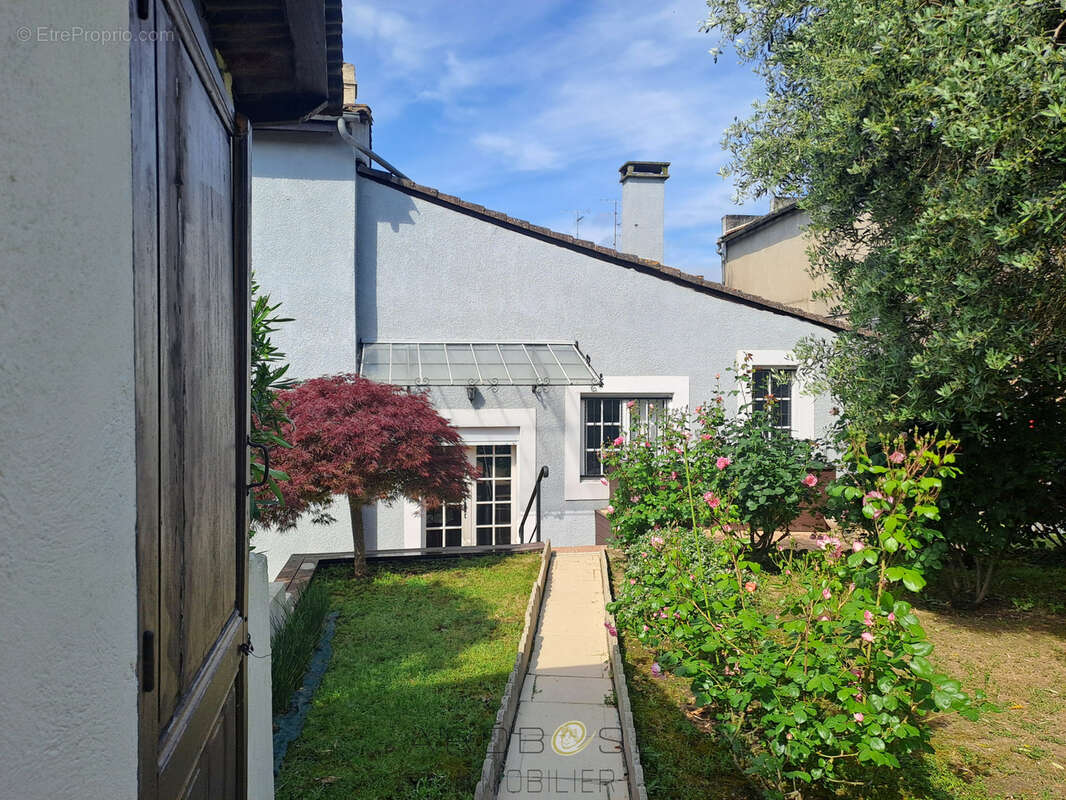 Maison à DAMAZAN