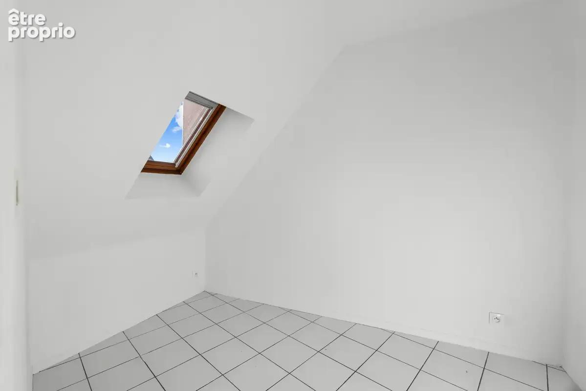 Duplex centre ville de Senlis avec une chambre dans une résidence sécurisée - photo 5