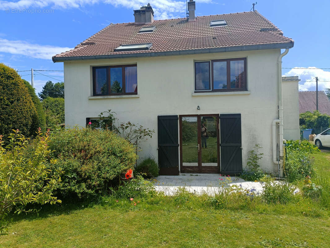 Maison à LE PERRAY-EN-YVELINES