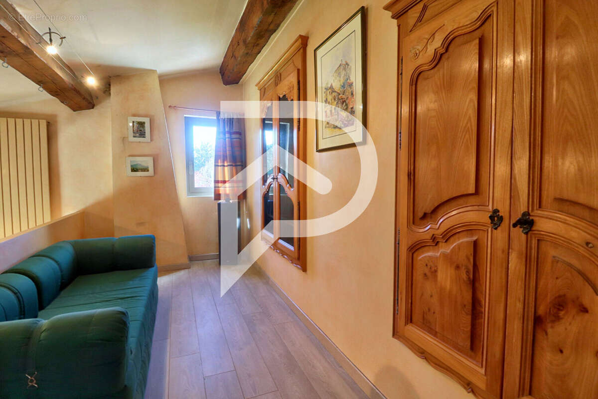 Maison à VINON-SUR-VERDON