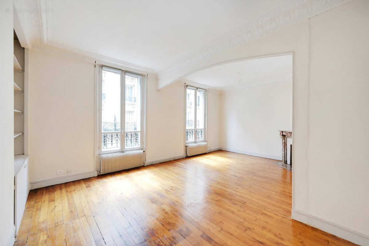 Appartement à PARIS-14E