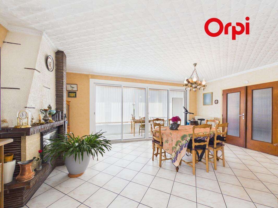 Maison THIBERVILLE 4 pièces 90 m² - photo 4