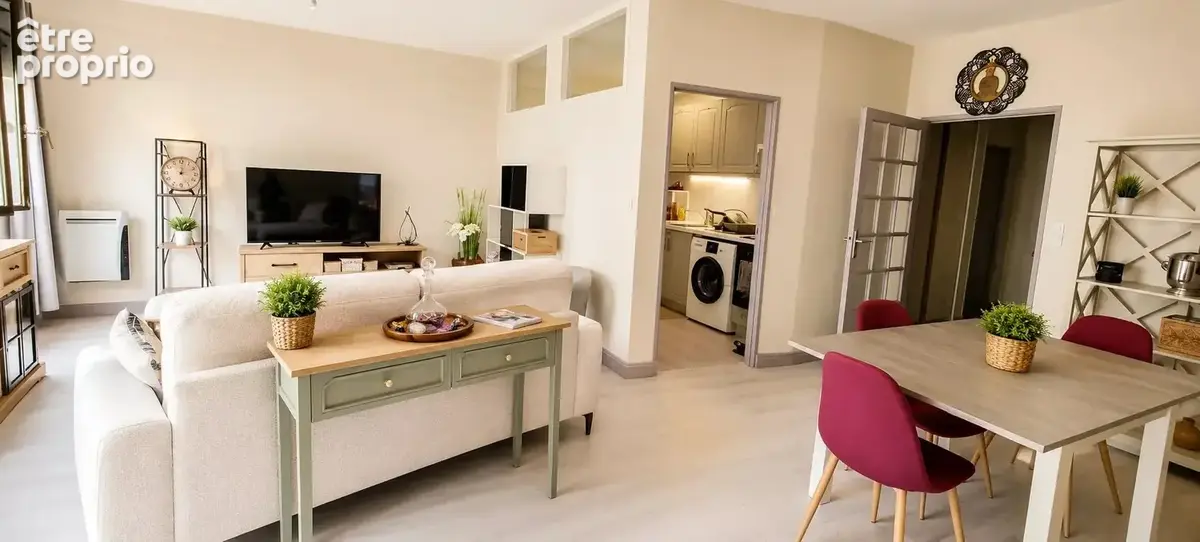 Exclusivite : centre ville appartement t2  au 1er étage . - photo 3