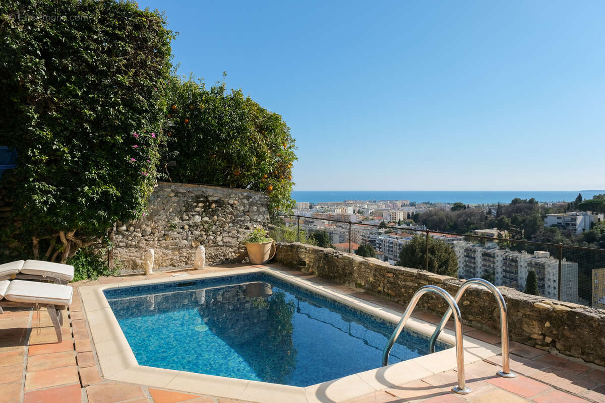 Maison à CAGNES-SUR-MER