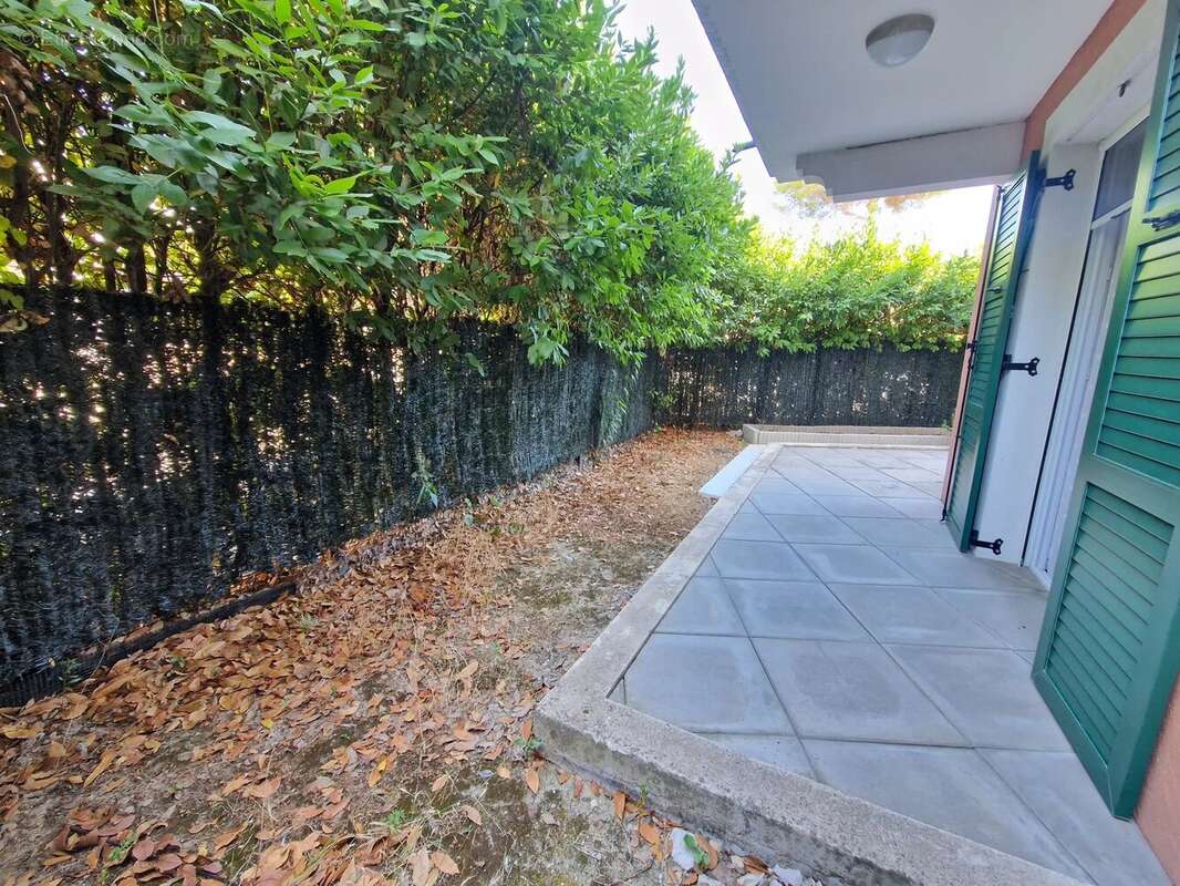 Appartement à ROQUEFORT-LES-PINS