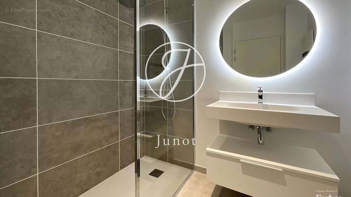 Marcq-en-Baroeul - CENTRE - Appartement à vendre - 4 pièces - 154 m² - 3 chambres - Terrasse - Deux box - photo 6