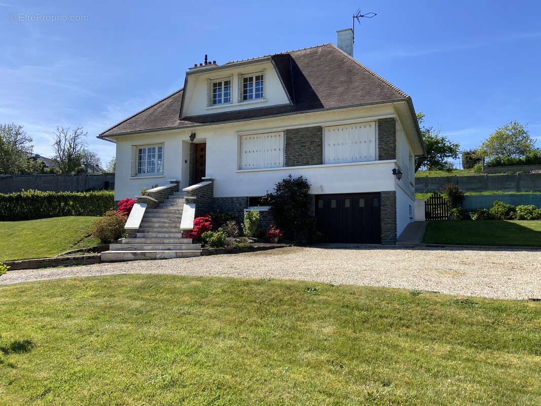 Maison indépendante T5 de 141 m2 sur parcelle de 1650 m2 à Saint Léonard - photo 3