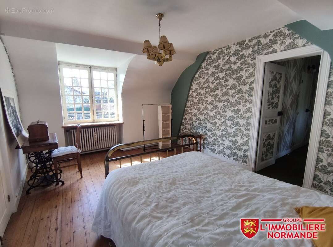 Maison à FONTAINE-SOUS-JOUY