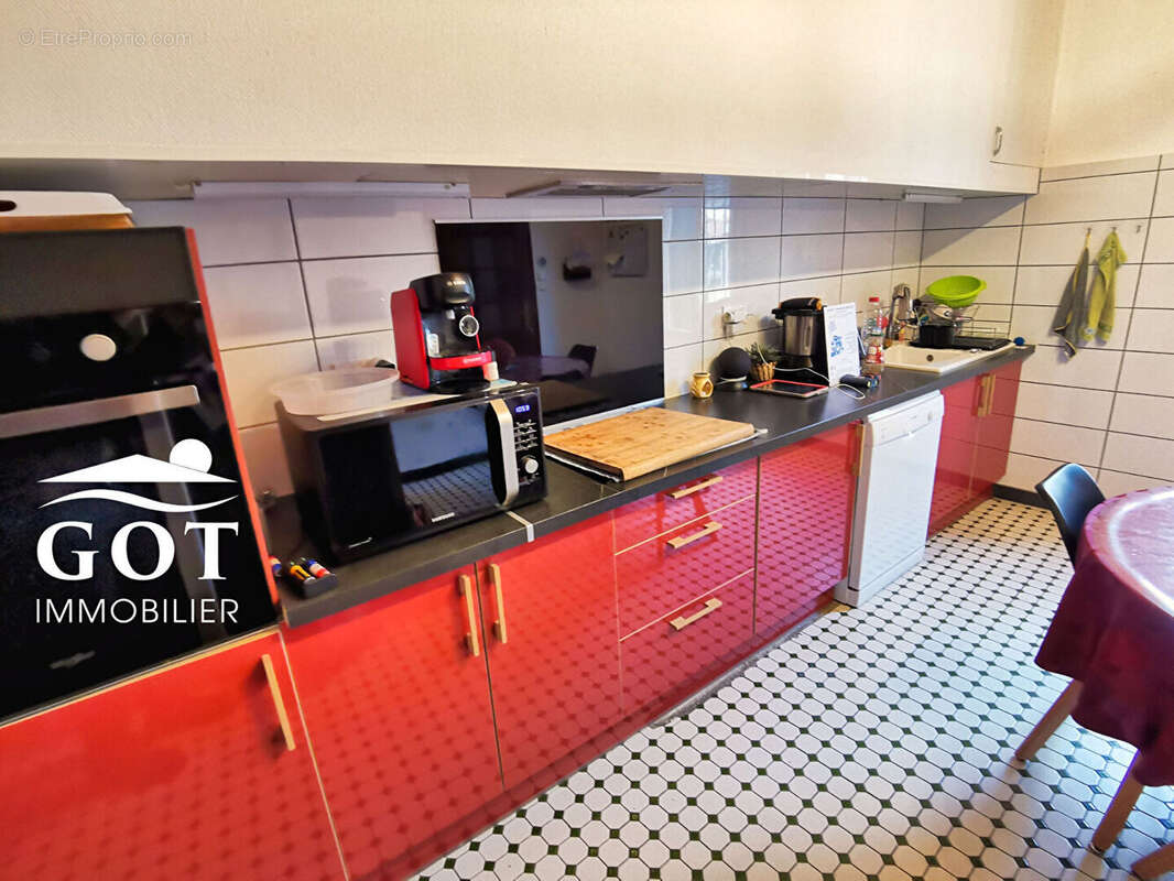 Maison à SAINT-LAURENT-DE-LA-SALANQUE