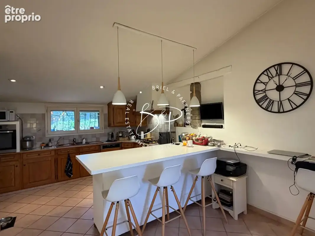 Villa de charme avec piscine et oliviers -sur terrain dominant. - photo 6