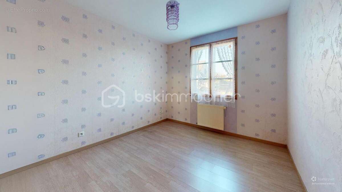 Maison à BELLEGARDE