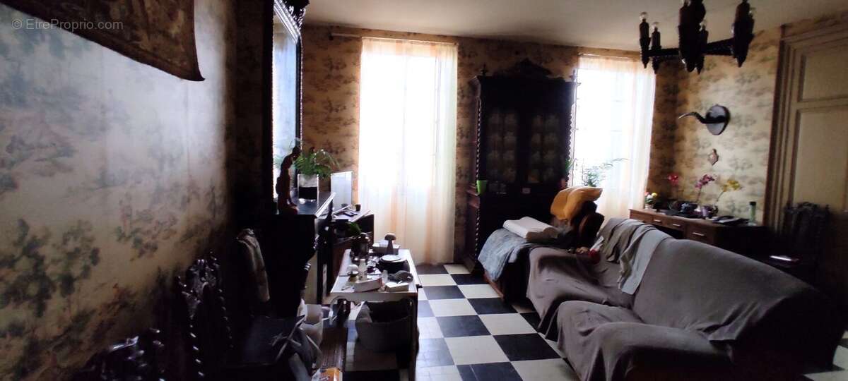 Maison 243 m² à Tesson  - photo 5