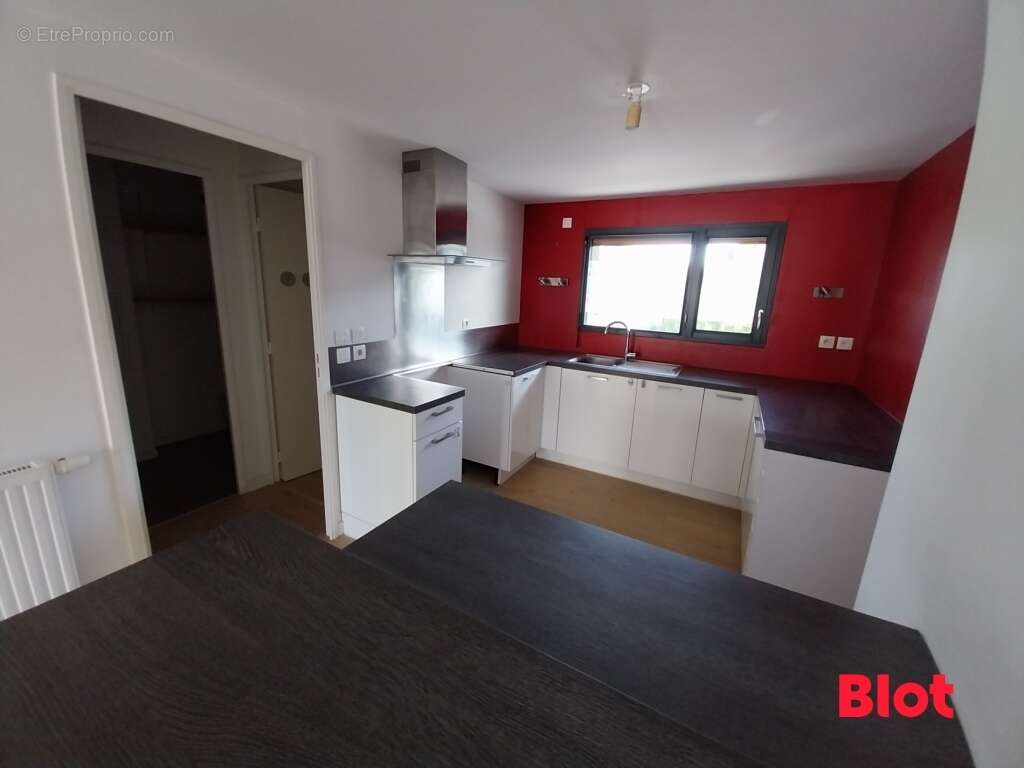 Appartement 68 m² à Pace  - photo 4