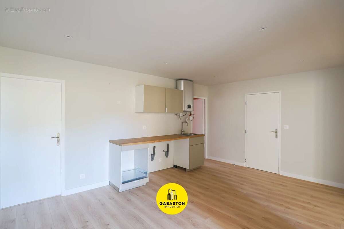 Appartement à MARSEILLE-1E