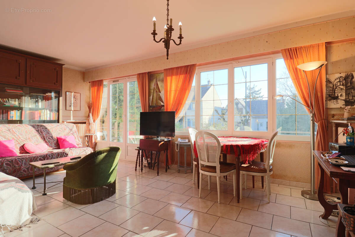 Maison à LES PAVILLONS-SOUS-BOIS