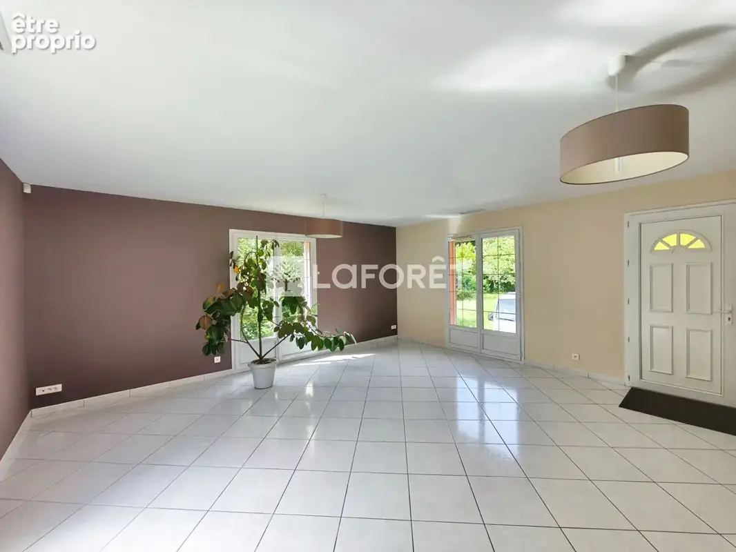 Maison de plain-pied à Reynès avec terrain - photo 3