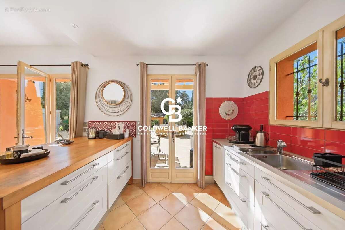 Maison à BORMES-LES-MIMOSAS