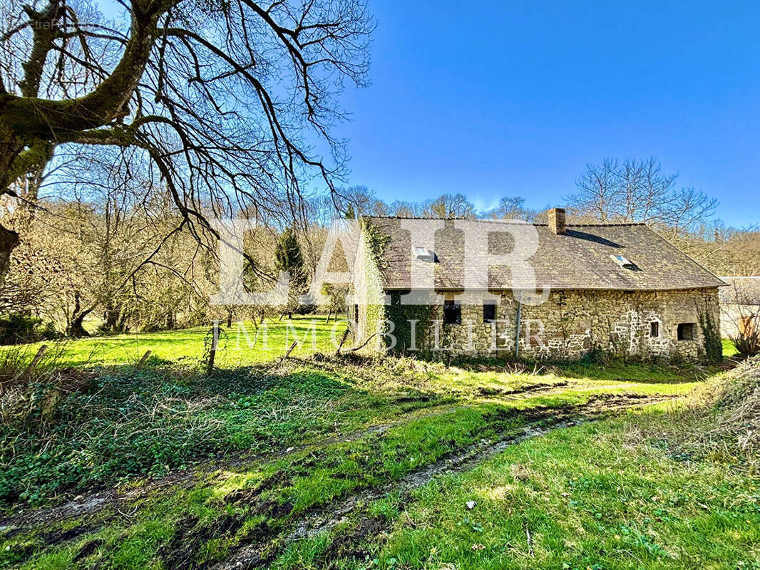 Maison à SAINT-LEONARD-DES-BOIS