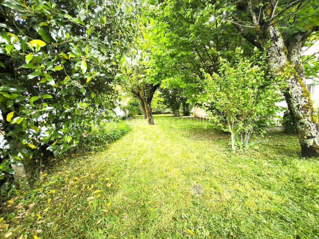 Maison de 220m2 et 880m2 de terrain - photo 5
