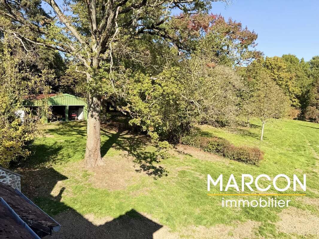 Maison à LA CELLE-DUNOISE