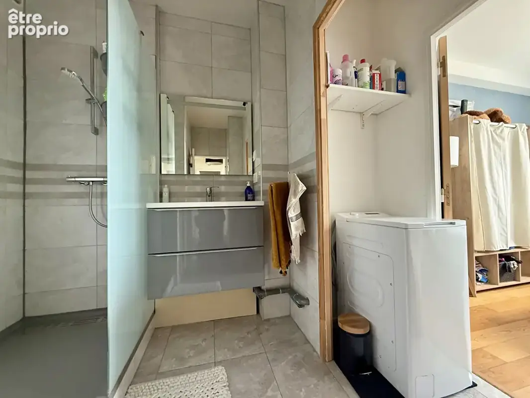 TOURS - Appartement de type 3 de 66.80 m² avec cave et parking - photo 6