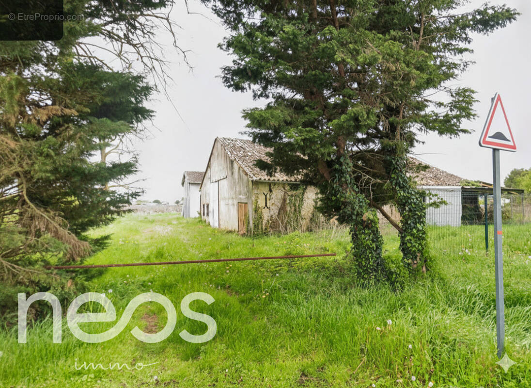 Maison à MOULIETS-ET-VILLEMARTIN