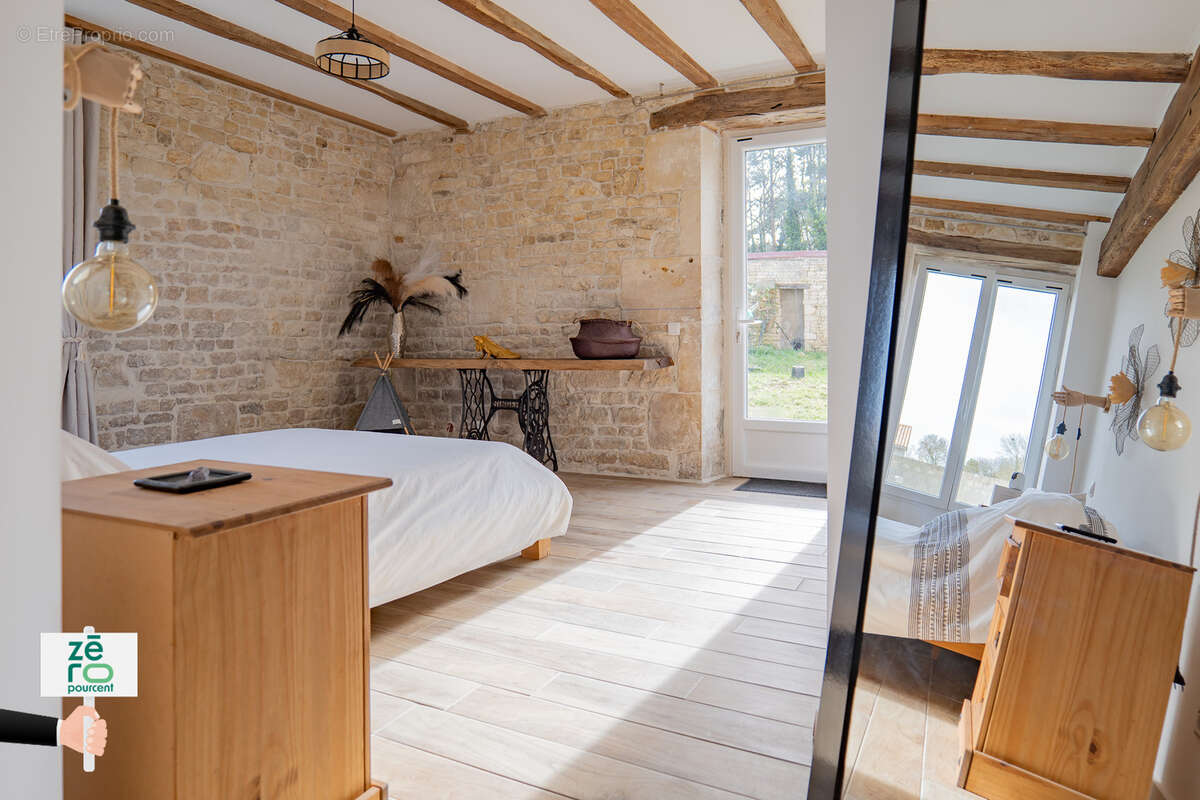 Maison à LES MAGNILS-REIGNIERS