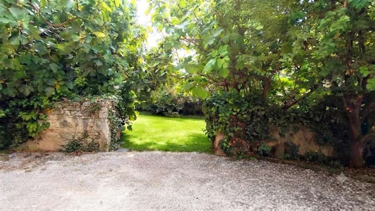Un Domaine sur la Colline - photo 32