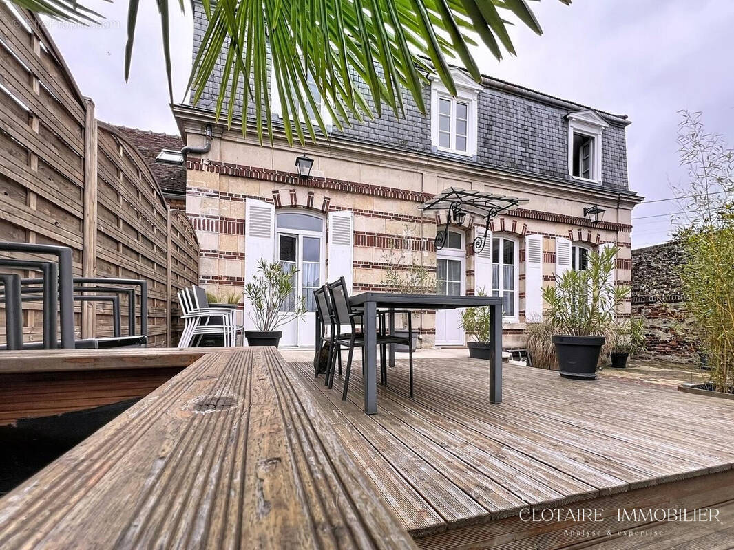 Maison à LACROIX-SAINT-OUEN