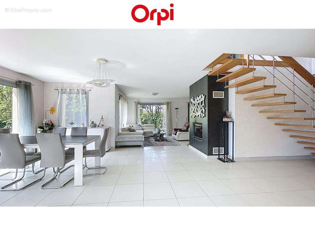 Maison à CRANVES-SALES