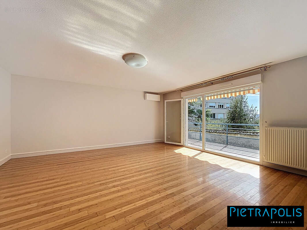 Appartement à MIRIBEL