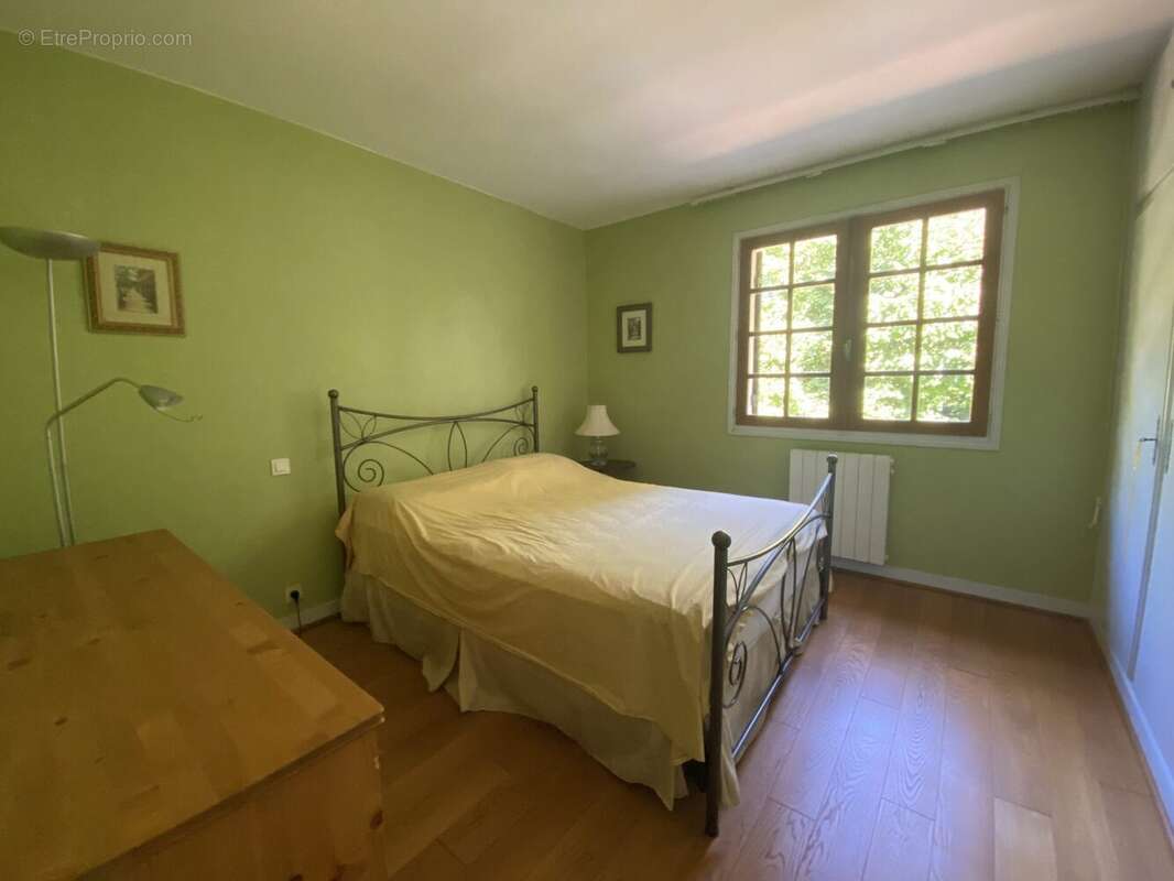 Maison 195 m² à La Douze  - photo 3