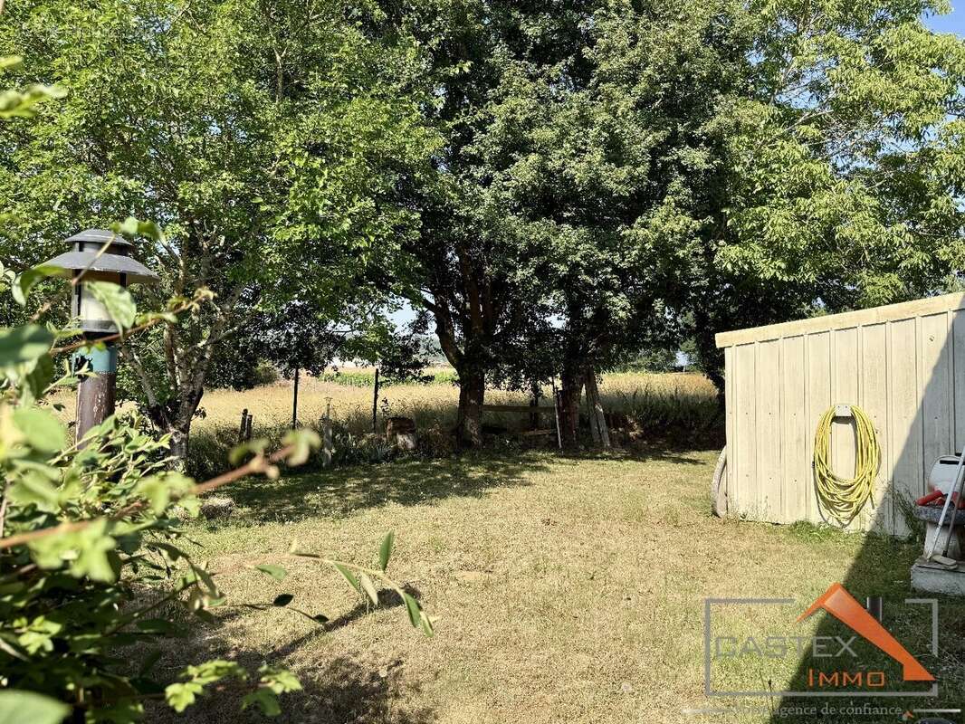 EXCLUSIVITÉ  Maison plain-pied grand hangar  1500 m² de terrain - photo 12