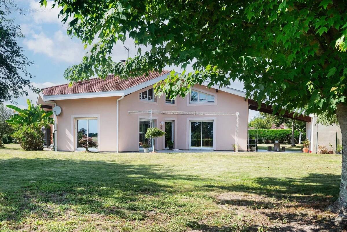 Maison à HAGETMAU